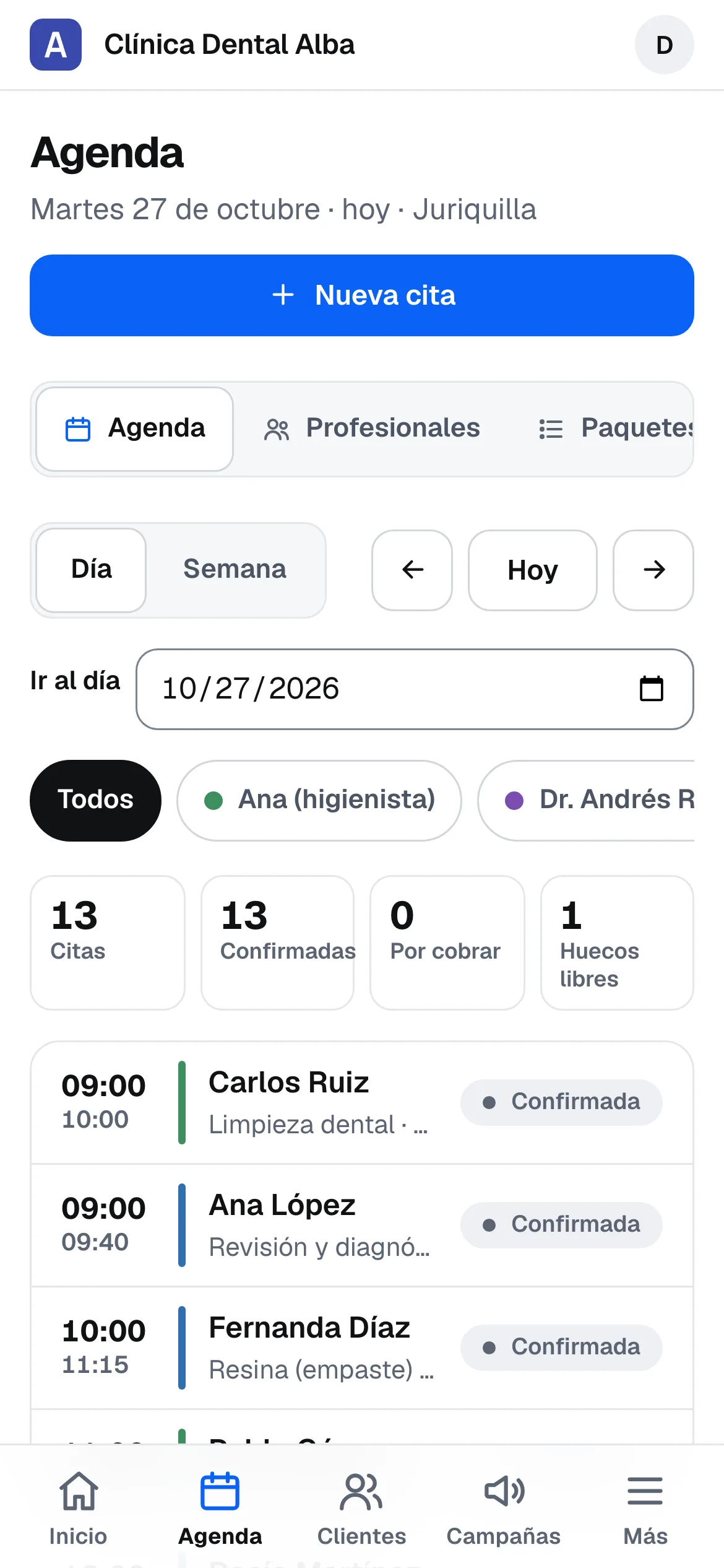 La agenda en el celular: los números del día y la lista de citas con hora, nombre, servicio y estado