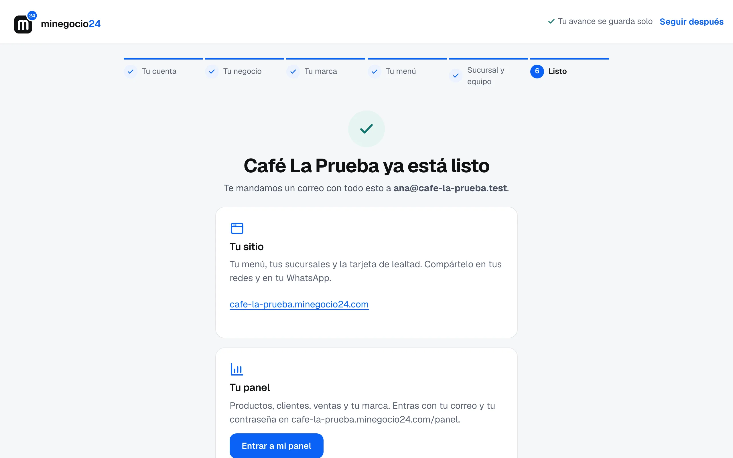 La pantalla final Café La Prueba ya está listo, con su sitio y el botón Entrar a mi panel