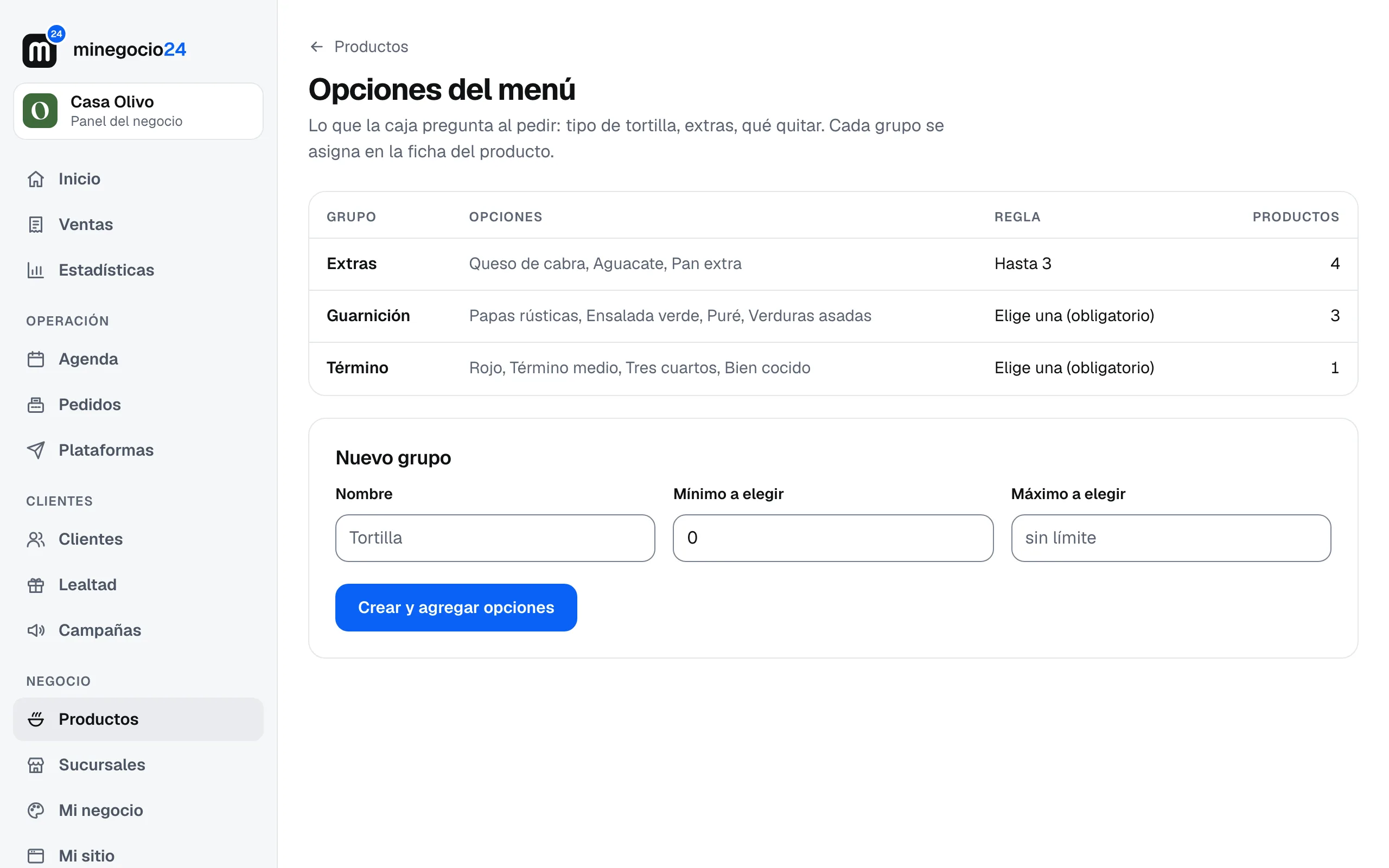 La lista de grupos de opciones de Casa Olivo: Extras, Guarnición y Término, con su regla y cuántos productos los usan